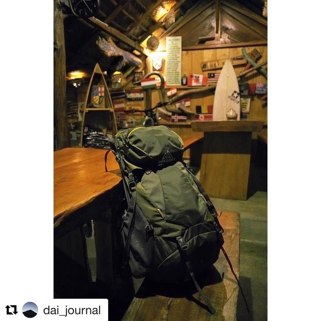 GREGORYのインスタグラム：「#Repost @dai_journal ・・・ バリ島の旅でも活躍した グレゴリーのスタウト45  ヤマケイオンラインさんで取材していただきました  被写体はいつになっても慣れません笑  あの頃はまだ 今より落ちついた世の中だったなー  今は Stay at home して  いずれ また山へ旅へ  出かけましょう  バリでの写真やエッセイは どこかで発表したいと思います  @gregoryjapan #yamakeionline さん ありがとうございました  https://www.yamakei-online.com/yama-ya/detail.php?id=977  #gregory #stout45 #backpack  #backpacker #backpacking  #グレゴリー #山と渓谷 #バックパック #バリ島と山の話」