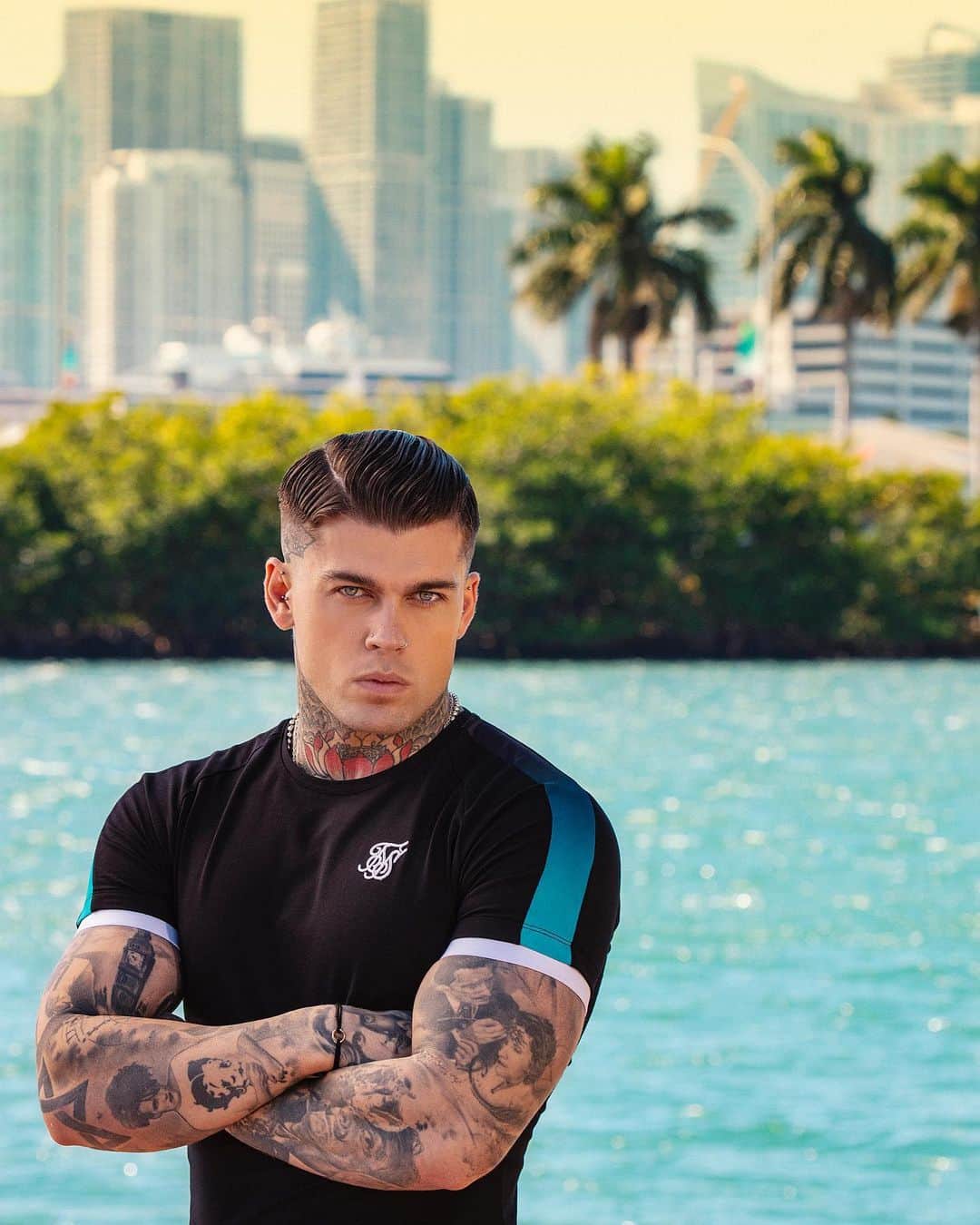 ステファン・ジェームスのインスタグラム：「@siksilk miami campaign」