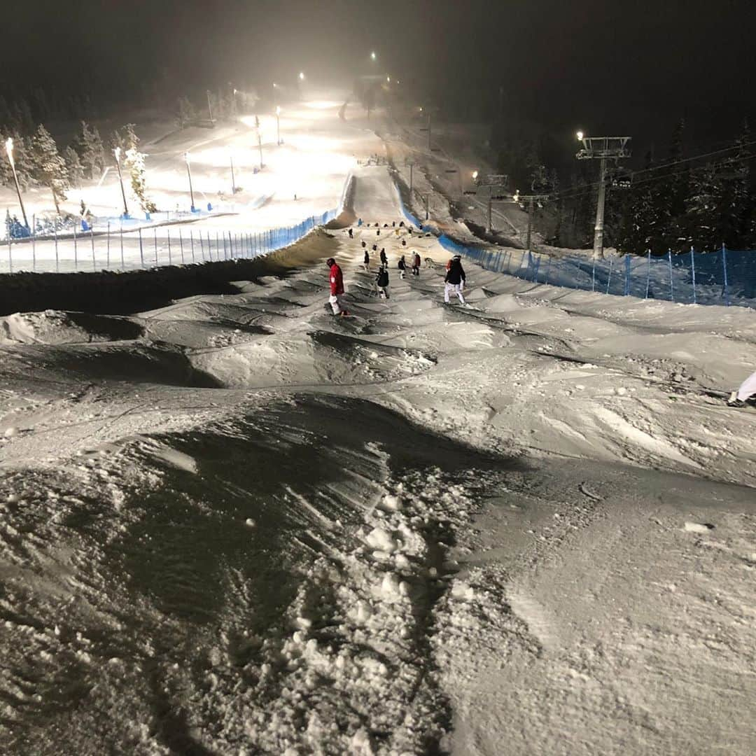 伊藤さつきさんのインスタグラム写真 - (伊藤さつきInstagram)「I miss bumps. 🐫🐪🐫 #nofilter #ski」4月13日 19時36分 - satsukiito