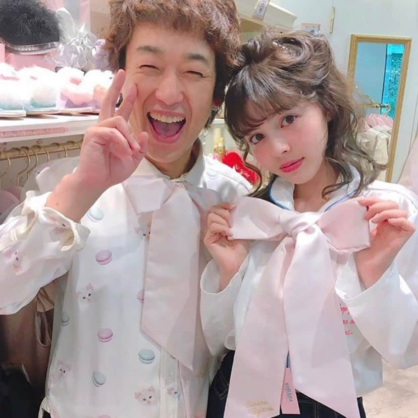 双木昭夫のインスタグラム：「大きな「なまいきリボン」も 販売開始しました💖 プロフィールにURL貼ってあります💖ぜひ覗いて下さい💖」