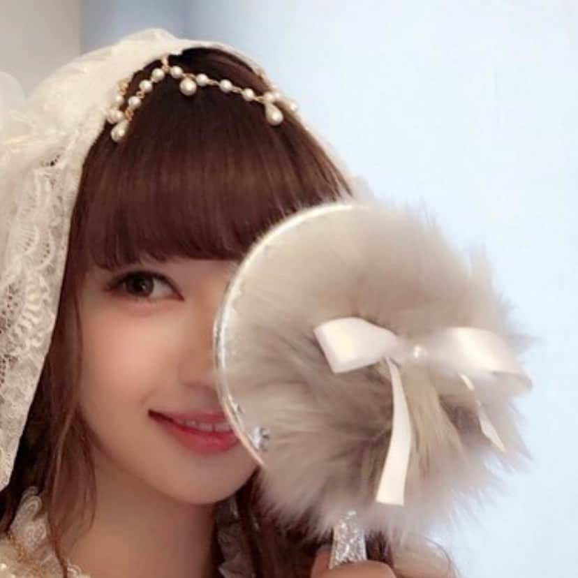 双木昭夫のインスタグラム：「大人気の「なまいき手鏡」も「なまいきリボンスタジオ」オンラインストアで販売しております💖 プロフィールにURLが貼ってあります」