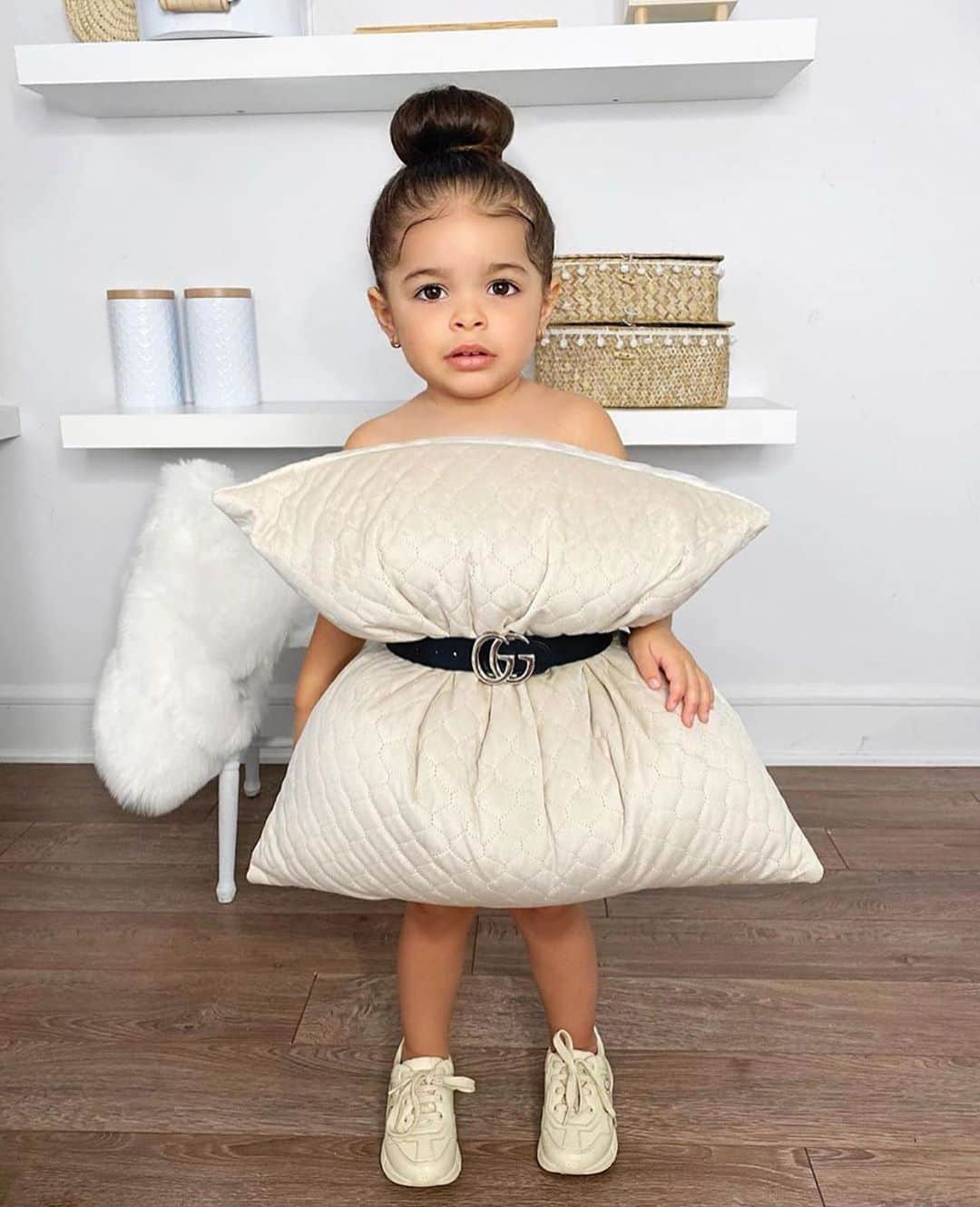 BeStylishのインスタグラム：「So Adorable ❤️ #doll By: @littleleticiaperez  #babies . . . #cute #love #goals #perfect #stylish #bestoftheday #fashionpost #girl #photooftheday #fashionable #amazing #fashioninsta #fashionblog #beautiful #flowers #gorgeous #streetstyle #inspiration #beach #style #babies #baby #balcony #fashion #dress #babe #vouge_official」