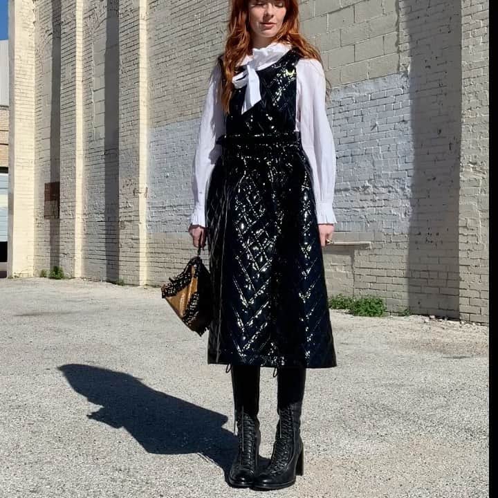 ジェーン・アルドリッジのインスタグラム：「Because this dress is better in motion 🖤」