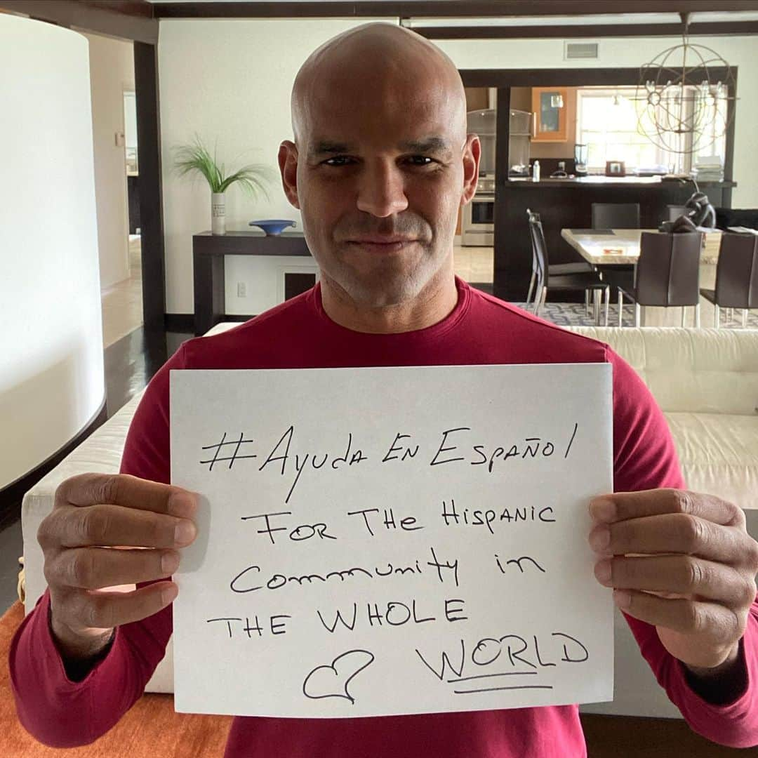 アマウリー・ノラスコさんのインスタグラム写真 - (アマウリー・ノラスコInstagram)「I’m proud to join this movement in partnership with @lulac and @hornitostequila to ensure that Spanish speakers have access to all important information during this terrible times. My #AyudaEnEspañol goes for The Hispanic Community in the whole World. For rapid access to translated resources go to http://lulac.org/ayudaenespanol  I exhort my friends @adriaarjona and @jasoncanela to share the link and who you will #AyudaEnEspañol .............................................................. Me siento orgulloso en formar parte de este movimiento en unión con @lulac y @hornitostequila para asegurarnos que las persona de habla Hispana puedan recibir toda la información importante y necesaria durante esta crisis. Mi #AyudaEnEspañol es por La Comunidad Hispana en todo el Mundo. Para rápido acceso a información traducida vaya a la siguiente página  http://lulac.org/ayudaenespanol  Y exhortó a mis amigos @adriaarjona y @jasoncanela a que me ayuden a regar la voz y quien sería si #AyudaEnEspañol」4月14日 6時01分 - amaurynolasco