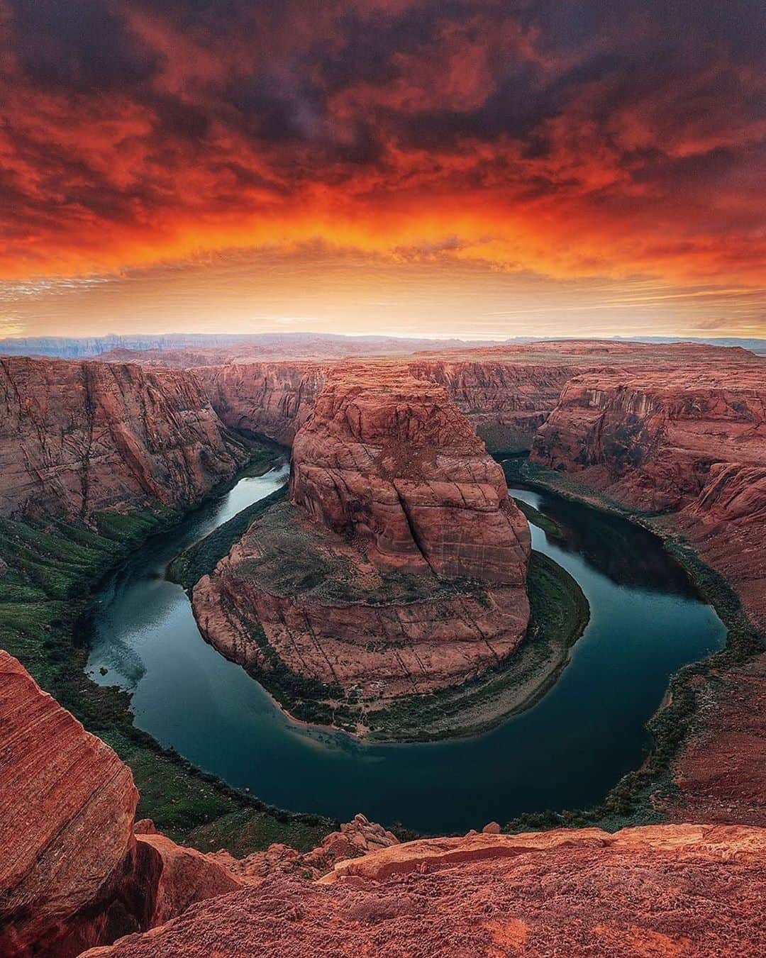 Earth Picsさんのインスタグラム写真 - (Earth PicsInstagram)「horseshoe bend 🔥in Arizona 🏜  Captured by @neohumanity #earthpix #travelphotography #travel」4月14日 6時53分 - earthpix