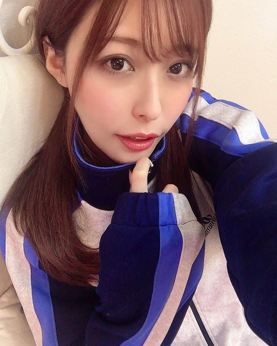 藤咲きく乃のインスタグラム：「生きてます🤘」