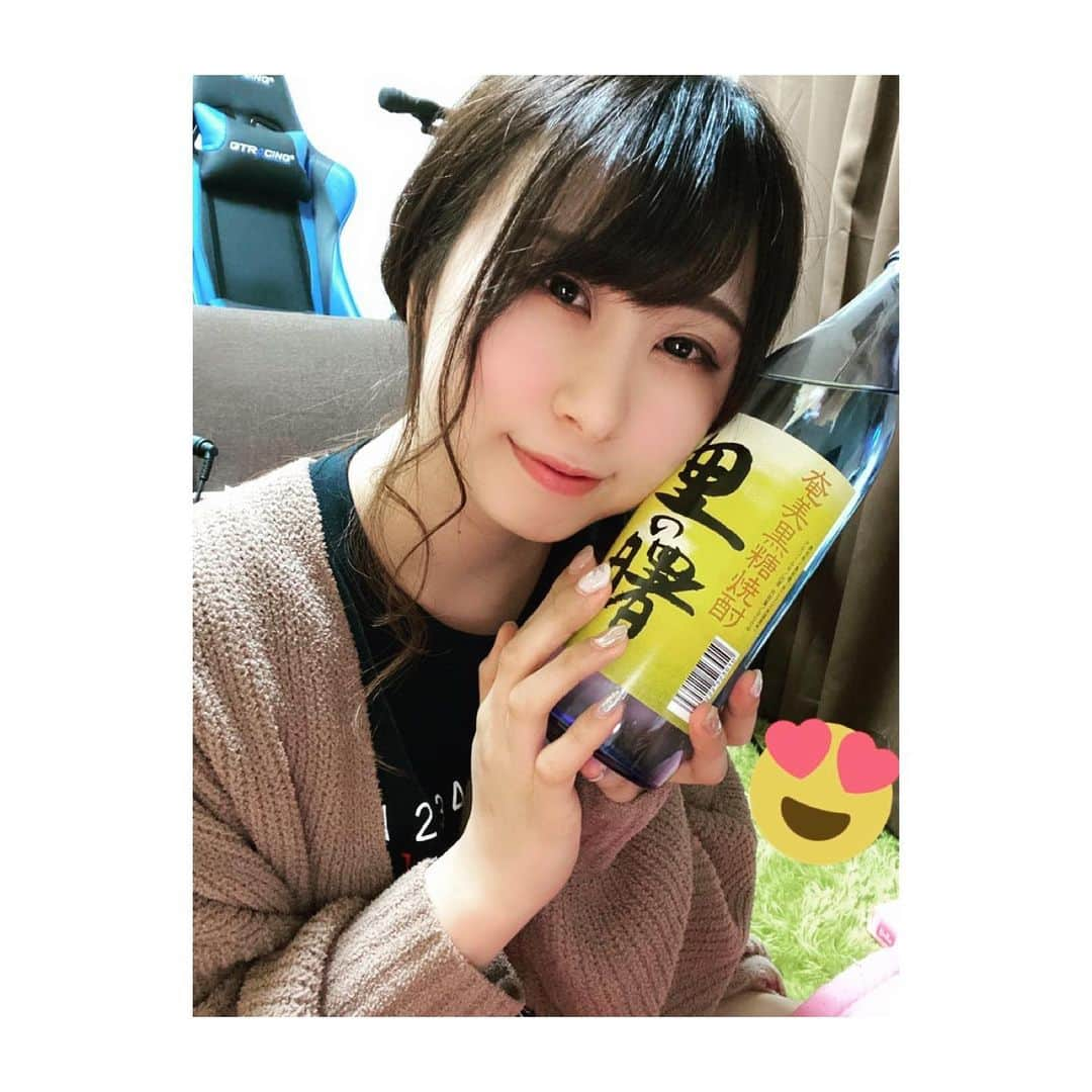 河原まゆのインスタグラム：「酒が好きだ  #酒女子 #instagood #instalike #instagram #selfie #model #酒女子」