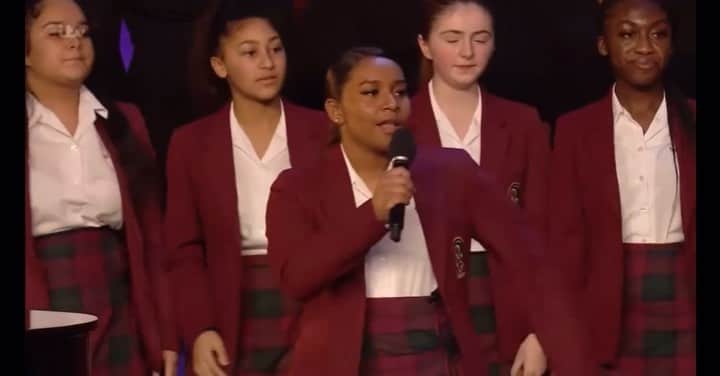 Emeli Sandéのインスタグラム：「WOW!! 😍😍😍@stannesgospelchoir @marshabmorrison you’re amazing! You really made shine SHINE! We keep watching over and over in our house. Thank you for such a beautiful, uplifting performance 🙏🏽 @bgt @itv ❤️」