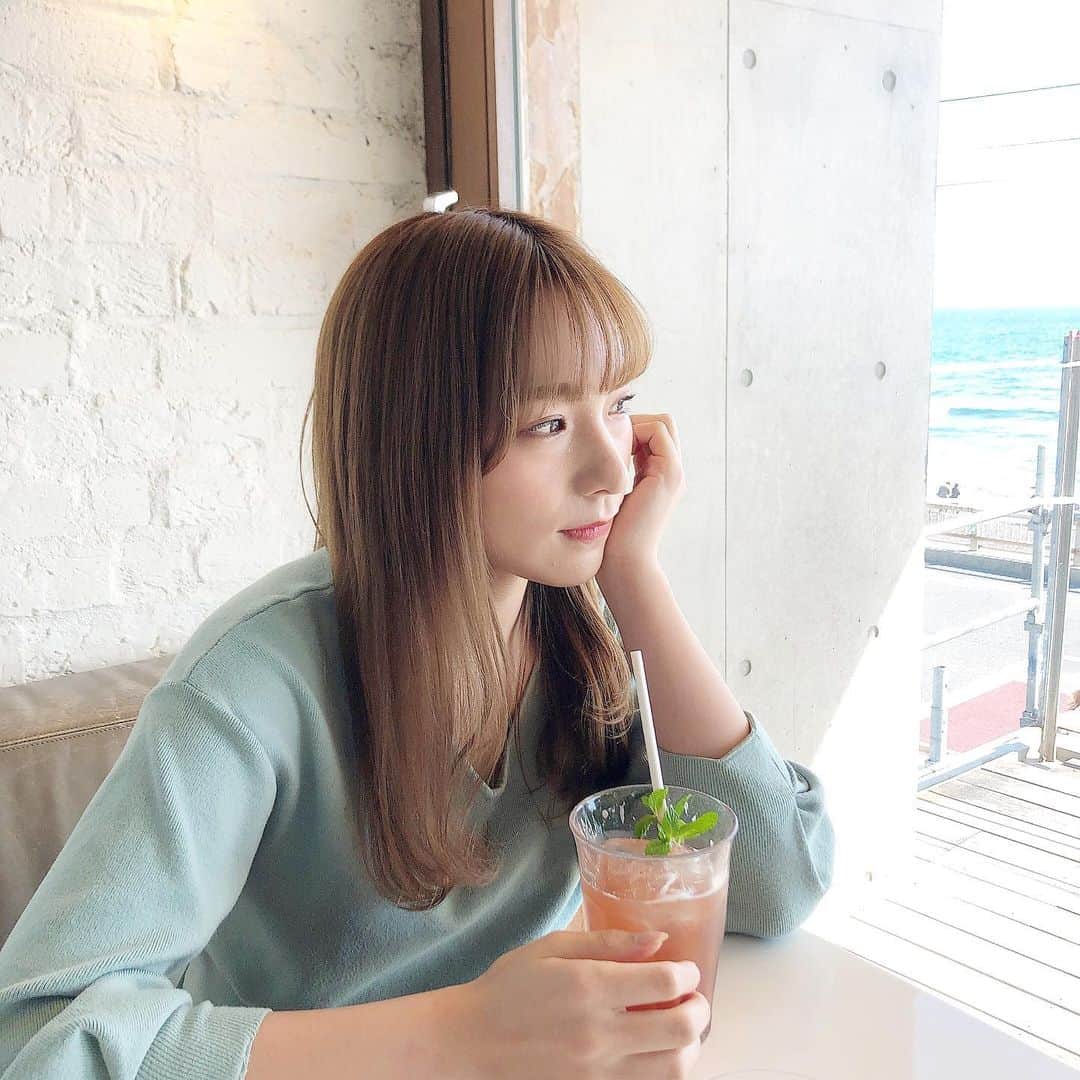 のインスタグラム：「・ 撮り溜めておいた写真を…📷 結構前に行ったカフェです🍹♡ またこうして外に出て遊べる日が来るといいなあ。 今は自宅でできることを🏠 ・ #お家時間 #おうち時間 #カフェ」