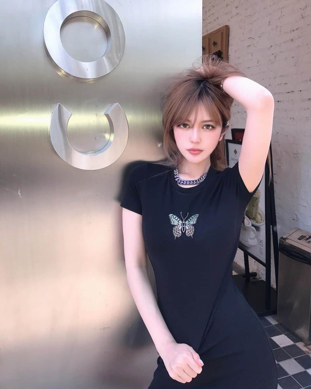 Grace Chowのインスタグラム：「大概是和蝴蝶杠上了～哈哈」