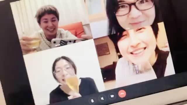 三好春奈のインスタグラム：「全然会えないので流行りのリモート飲みしました🍺 はよ一緒に演奏したいなー。 #unlockthegirls #band #自宅待機」