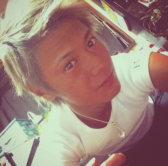 吉崎伸樹のインスタグラム：「72？夏？懐？ . #コロナウイルス #自粛  #おうち時間  #何年前かは謎」