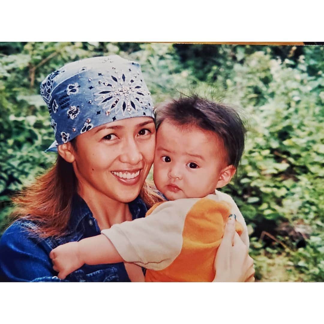 kokiさんのインスタグラム写真 - (kokiInstagram)「Happy birthday mum ! Thank you for being the best mum in the world, my best friend, my inspiration, the light and warmth to the family ❤️ There are people who believe, tell and listen to false information and imaginations but I wanted people to know the truth! Mum is the most kind hearted, caring, loving, forgiving and positive person in the world and I am so grateful that I was born into this loving family.  Thank you so much.  Love you ❤️ I hope I will be able to become a mum like you !」4月14日 0時00分 - koki