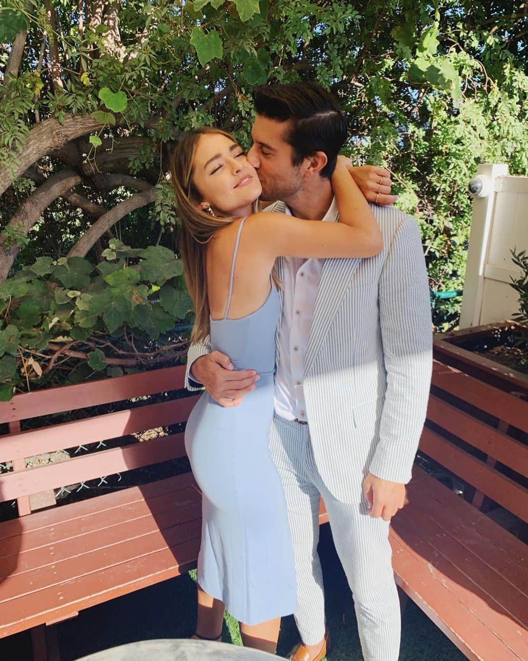 ヴェール・ゲンタのインスタグラム：「2 years spent laughing and loving so hard...I wouldn’t want it any other way. You have my whole heart Bennnnn (& Wilson) ♥️」