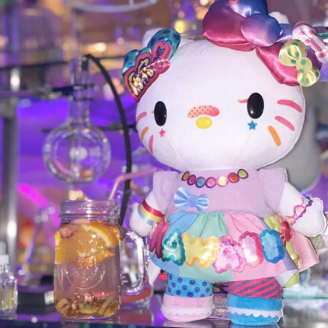 KAWAII MONSTER CAFEさんのインスタグラム写真 - (KAWAII MONSTER CAFEInstagram)「🌈New Information🌈﻿ ﻿ “KAWAII MONSTER CAFE x @hellokitty ” Collaboration goods are now available from the URL below😍😍😍﻿ ﻿ They used to be available on @kawaiimonstercafe  stores only before, but from now on they are available on @6doki_official website🖥❤️🧡💛💚💙💜﻿ ﻿ Please go check it out✔︎💮﻿ ﻿ ﻿ ﻿ https://6dokidoki.shop-pro.jp」4月14日 0時20分 - kawaiimonstercafe