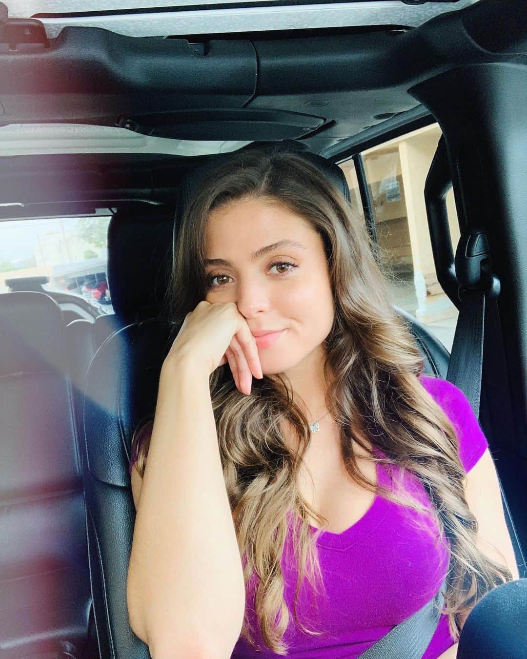 ジャック・レイ・パイルズのインスタグラム：「when you make yourself look cute just to drive through the drive-thru 💁🏻‍♀️. •what’s your favorite to eat during this lockdown?」