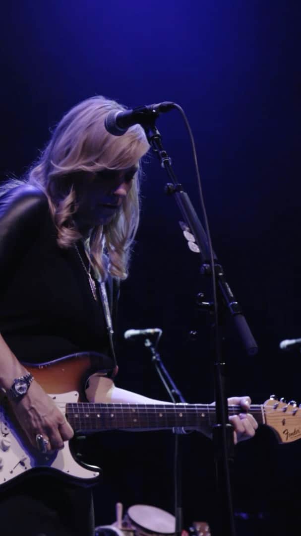 テデスキ・トラックス・バンドのインスタグラム：「Live From The Fox Oakland, with love and gratitude to @john_prine for all the beautiful songs, and for letting us borrow this one sometimes.」