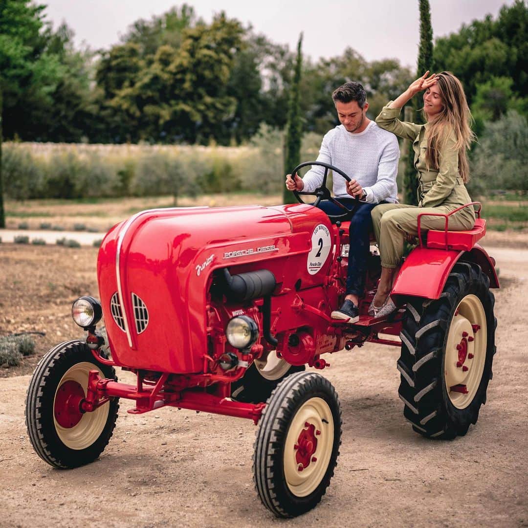 アンドレ・ロッテラーのインスタグラム：「When u can’t race but u still can drive a @porsche to farm at home. #stayhome @boss」