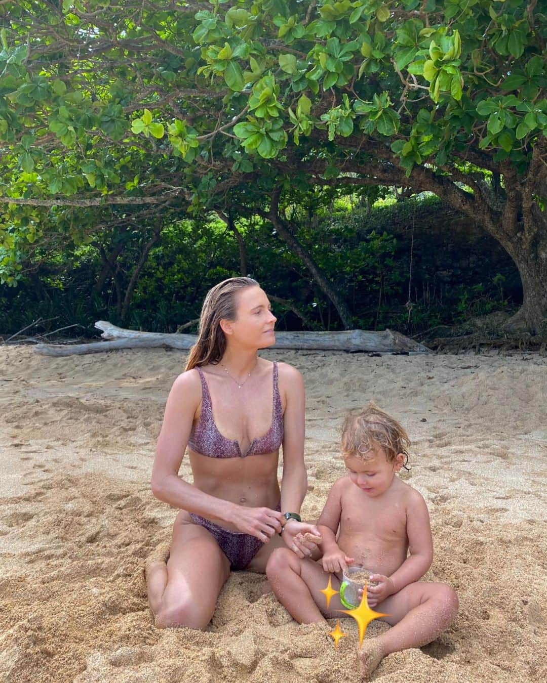 アラナ・ブランチャードのインスタグラム：「💙🌴」