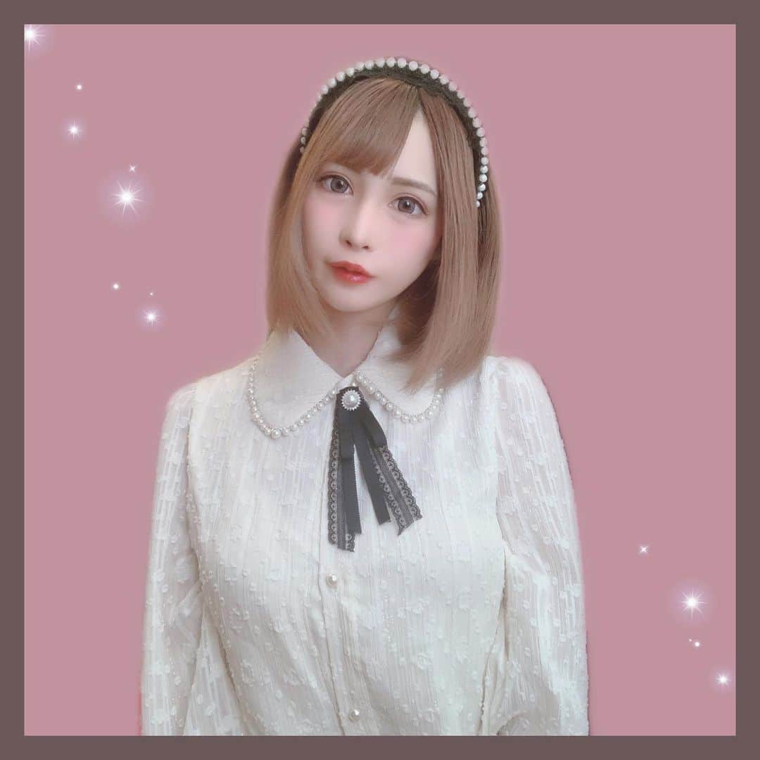 らむめろさんのインスタグラム写真 - (らむめろInstagram)「@selectshop.ecrea の﻿ 襟Pearl girlyシャツ💗﻿ ﻿ シワになりにくい素材で﻿ 襟のパールがすっごく可愛いの❀.*･ﾟ﻿ ﻿ リボンも取り外し可能やから﻿ 色んなコーデを楽しめそう🎀﻿ ﻿ 4/16(木)23:59まで﻿ ノベルティイベントやってるみたいやから﻿ 気になる人はcheck🔍💁🏻‍♀️﻿ ﻿ ﻿ ちなみにカチューシャはЯMMRhandmade❀.*･ﾟ﻿ ﻿ ﻿ ﻿ #instagood #instagramer #instalike #instalove #followme #followgram #japanesegirl #goodday #swag #selfie #me #안녕 #라무메로 #selectshop #ЯMMR #ЯMMRhandmade」4月14日 15時00分 - ramumero_