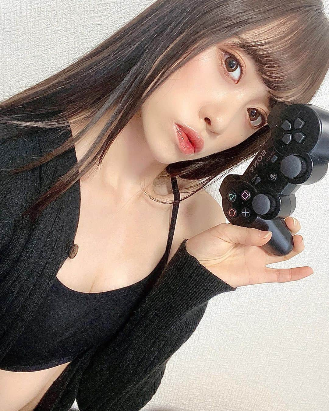 桐山結羽さんのインスタグラム写真 - (桐山結羽Instagram)「✿﻿ ﻿ 捗る～〜～🎮﻿ ﻿ #クルーズグループ #av女優 #AV﻿ #セクシー女優 #桐山結羽 ﻿ #ゲーム #ps3 #戦国basara  #ゲーム女子」4月14日 15時05分 - krymyuh