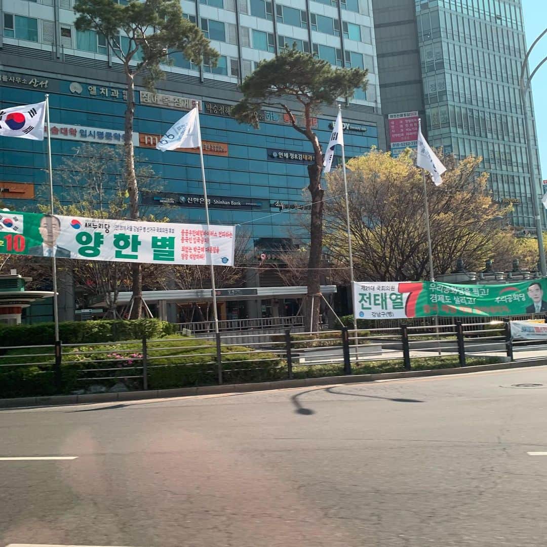 Jaeyoon Choiのインスタグラム：「두달간 서울에 있어요! 집에 가는 길에서 부터 역순으로 ^^ 코로나 때문에 많은 분들이 고생중이시네요.. 화이팅!」