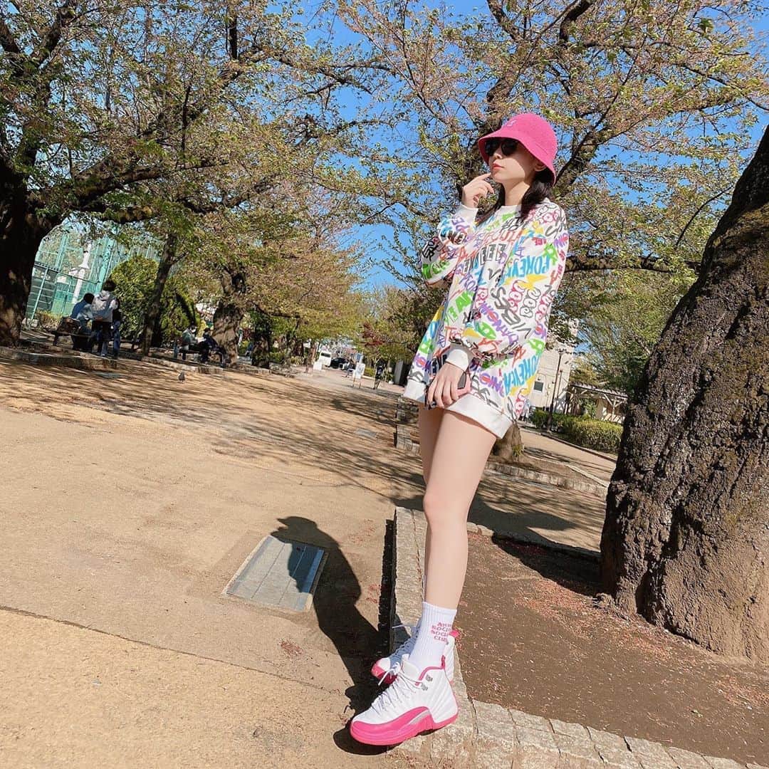 吉澤友貴さんのインスタグラム写真 - (吉澤友貴Instagram)「バイブスいとあがりけりーって感じで公園ウォーキングした(ふり) よいちょまる」4月14日 15時38分 - yuki_yoshizawa_