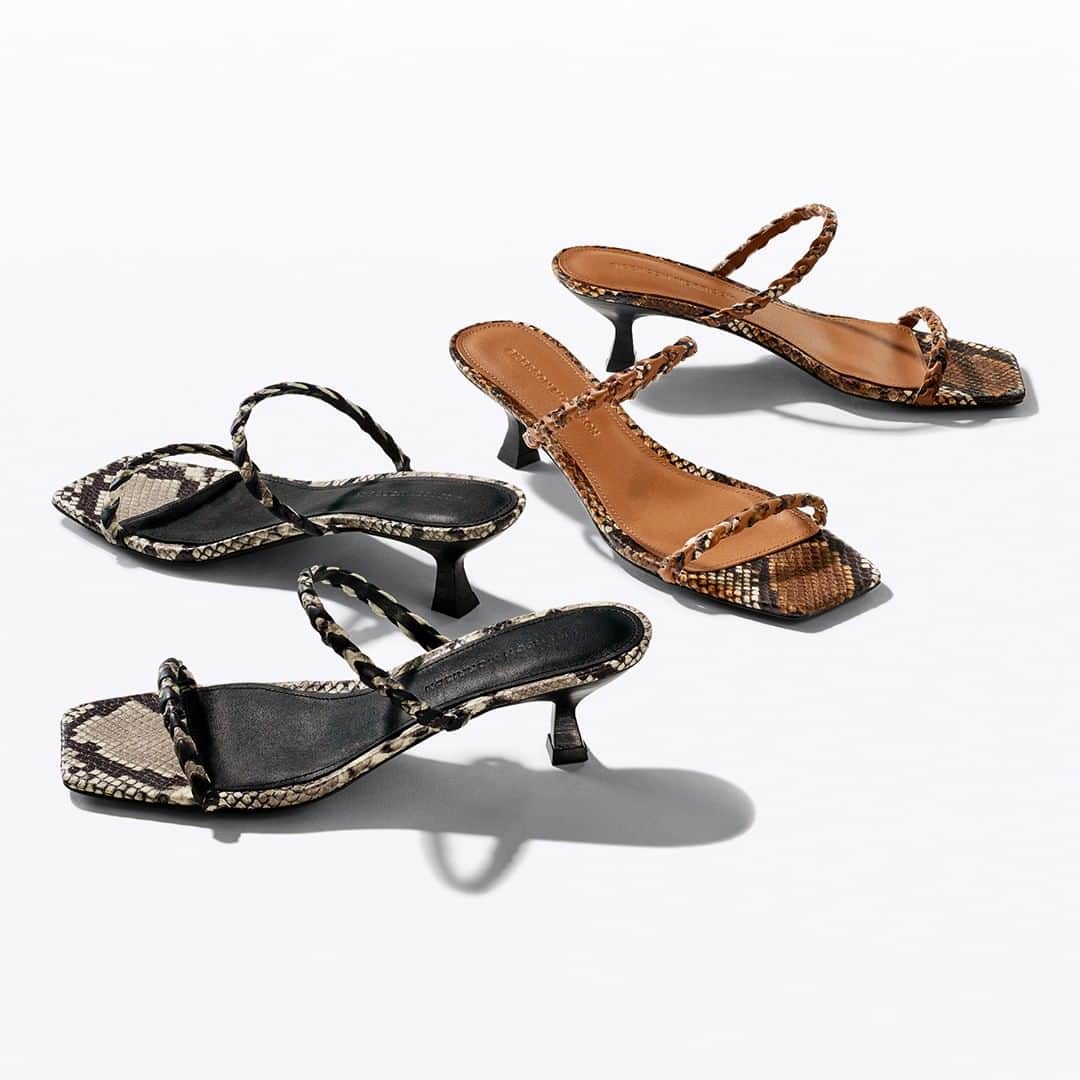 シガーソンモリソンのインスタグラム：「The minimalist mule. Find the Abnel at @bloomingdales #SigersonMorrison」