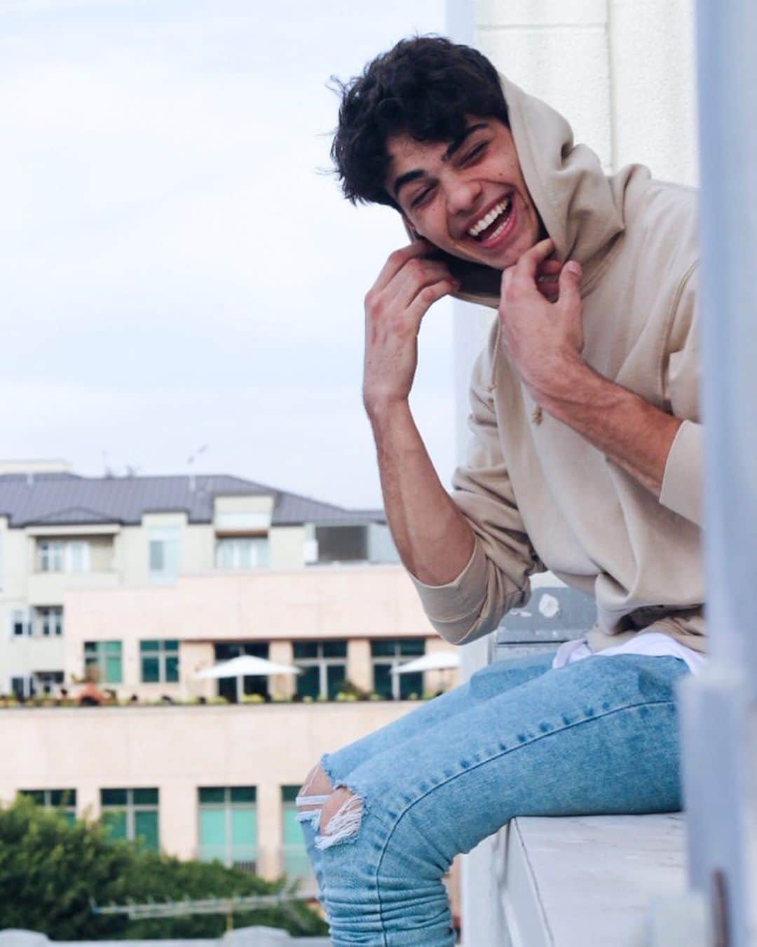 ノア・センティネオのインスタグラム：「19 years old.」