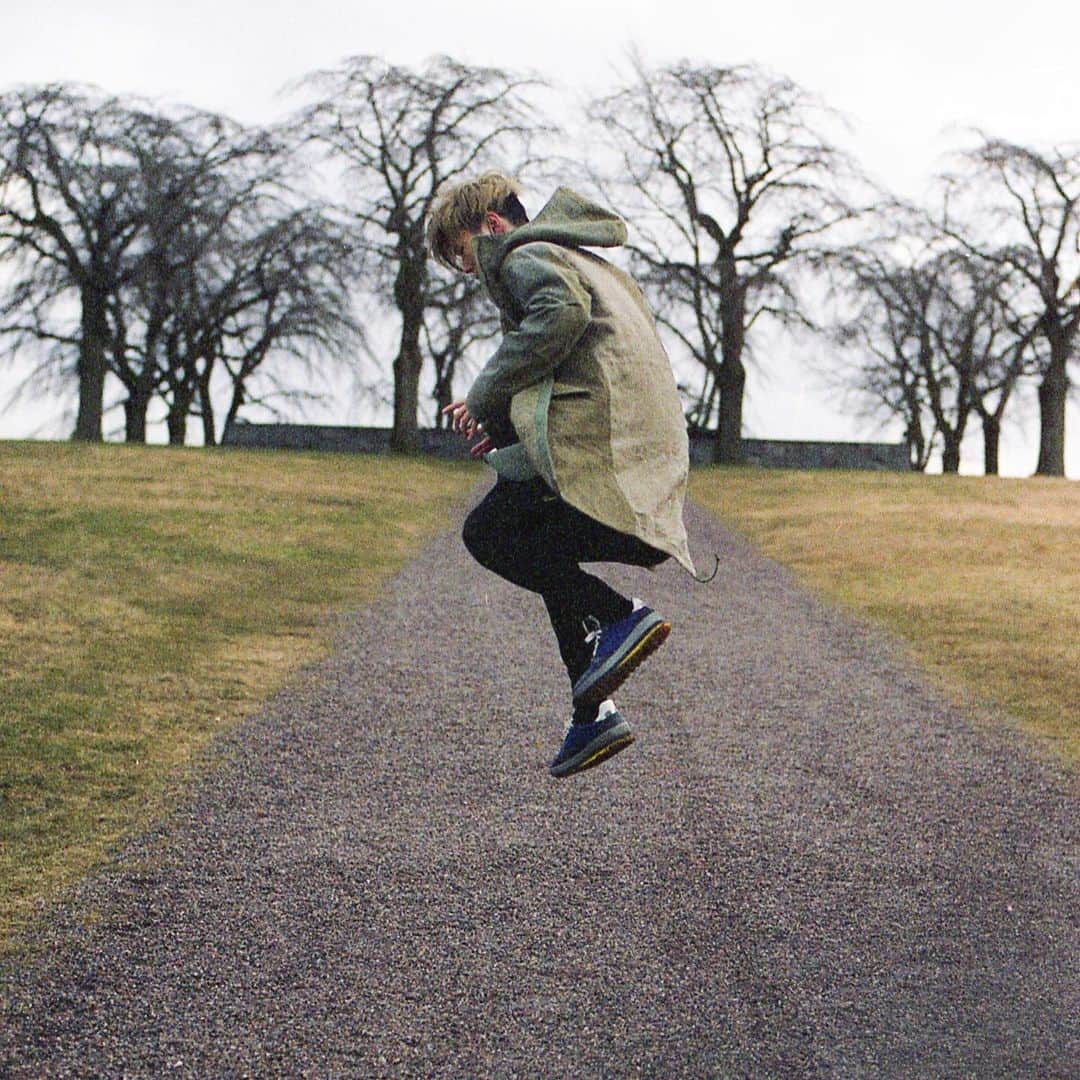辻村有記のインスタグラム：「Throwback to Stockholm life🇸🇪 Good stay at home😊🏡 #jpop #sweden #stockholm #スウェーデン #ストックホルム #skogskyrkogården  photo by @yuki_0422ame」