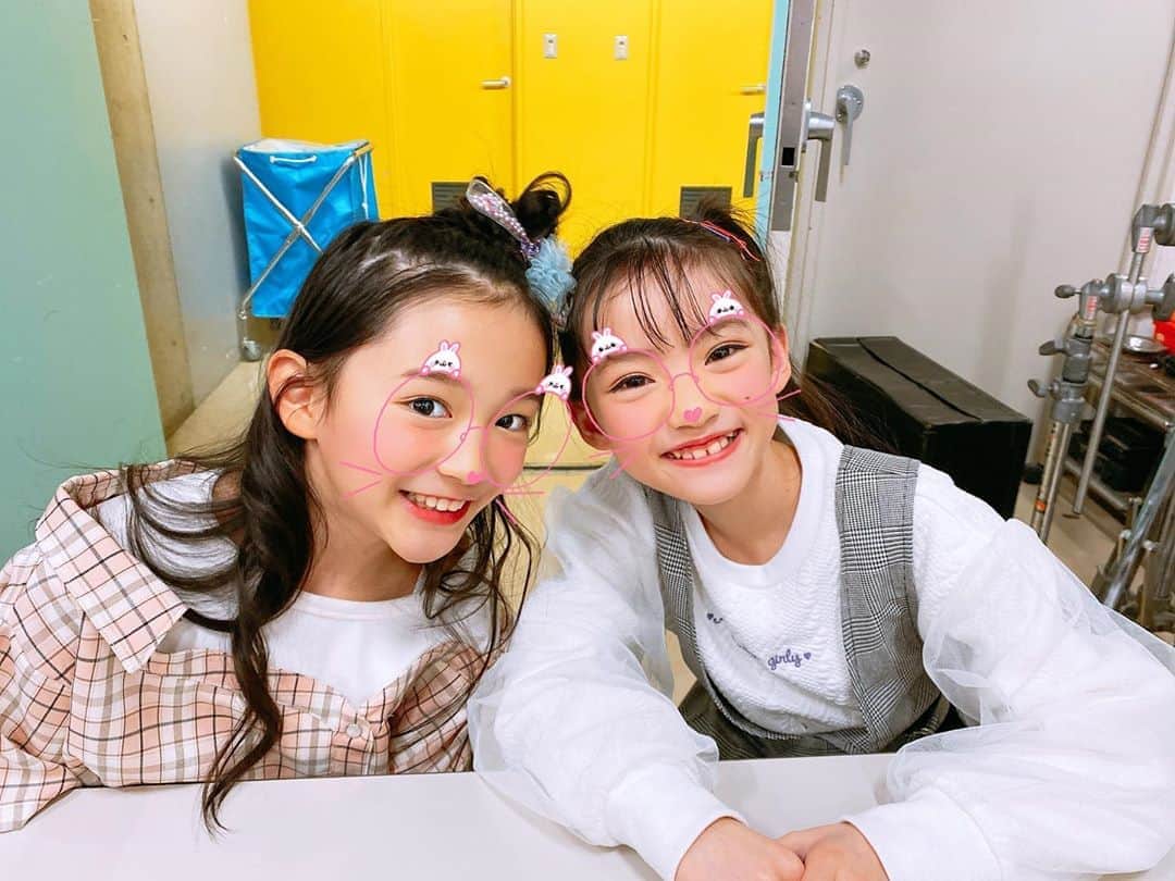 ニコ☆プチのインスタグラム：「👶♡👶﻿ ﻿ ﻿ おちびーず﻿✌️ ﻿ ﻿ #ニコプチ　#プチモ　#4月号おふしょ﻿ #石原咲奈　#あんな　#5年生になりました」