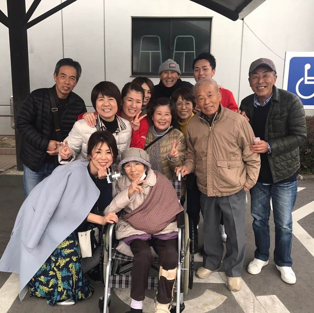 藤井瑞希さんのインスタグラム写真 - (藤井瑞希Instagram)「・ ・ 熊本地震から4年。 ・ ・ いつだって忘れない。 ・ ・ 大好きな熊本。 ・ ・ 復興半ばで今また違う問題もあり辛い状況だと思いますが、一緒に乗り越えましょうね。 ・ ・ #熊本地震 #頑張ろう熊本 #みんなの笑顔 #大好きな家族 #大好きな町 #熊本」4月14日 11時43分 - bdmntnfujiimizuki