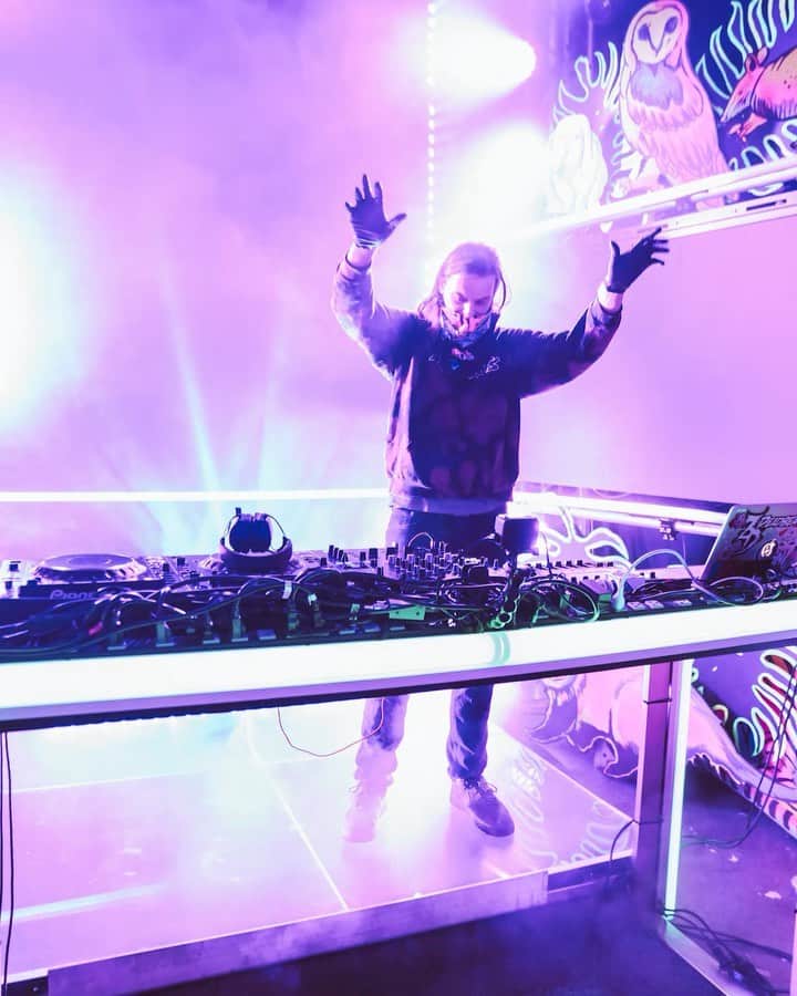 Zeds Deadのインスタグラム：「Went on a trip down memory lane at the nocturnal raveathon  Watch the full set here —> https://ZD.lnk.to/VirtualNocturnal •link in bio•」