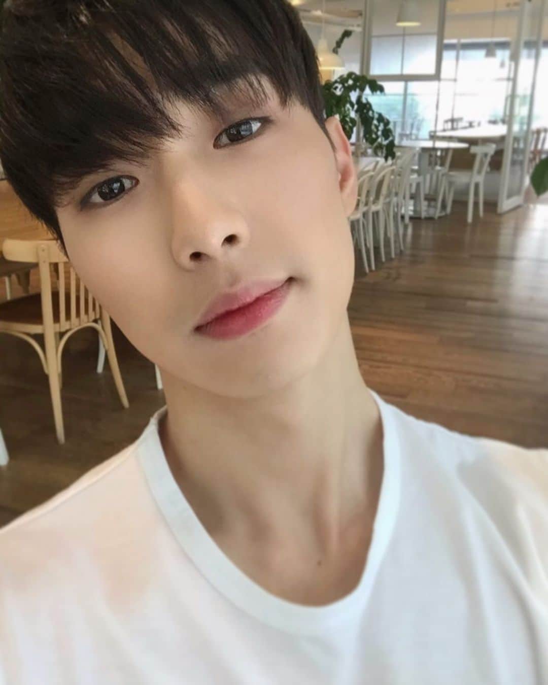 Jay のインスタグラム：「今日も幸せな1日になりますように🙏🏻 행복하세요~오늘도🍀」