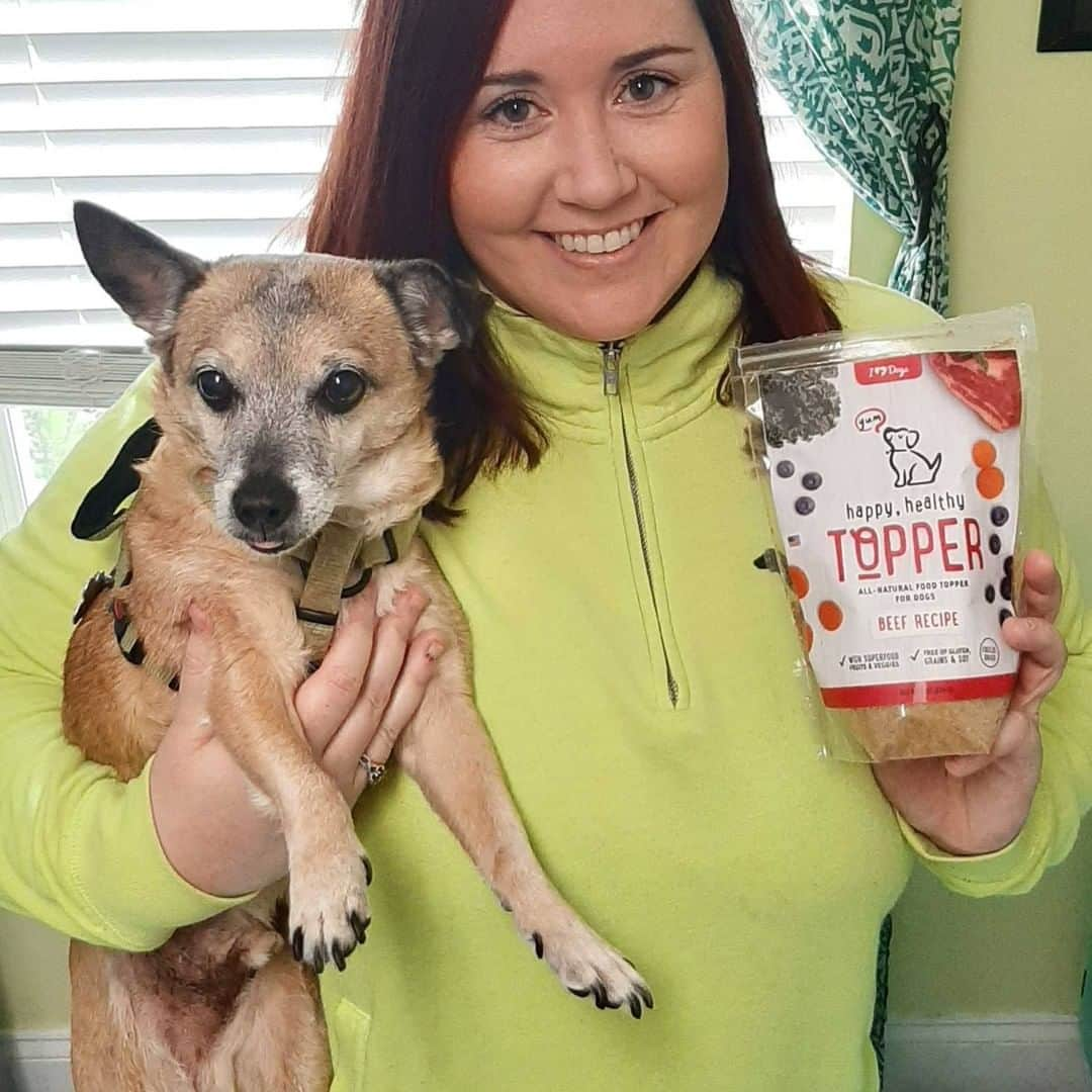 Animalsさんのインスタグラム写真 - (AnimalsInstagram)「Dogs were not meant to eat just kibble! Add nutrition and variety to your pup's food with our new Happy, Healthy ™ toppers! Packed with freeze dried raw chicken or beef, blueberries, carrots, kale, probiotics and collagen... it's the complete solution to boring every day food! (Link to learn more in @iheartdogscom bio. )」4月14日 12時50分 - iheartanmls