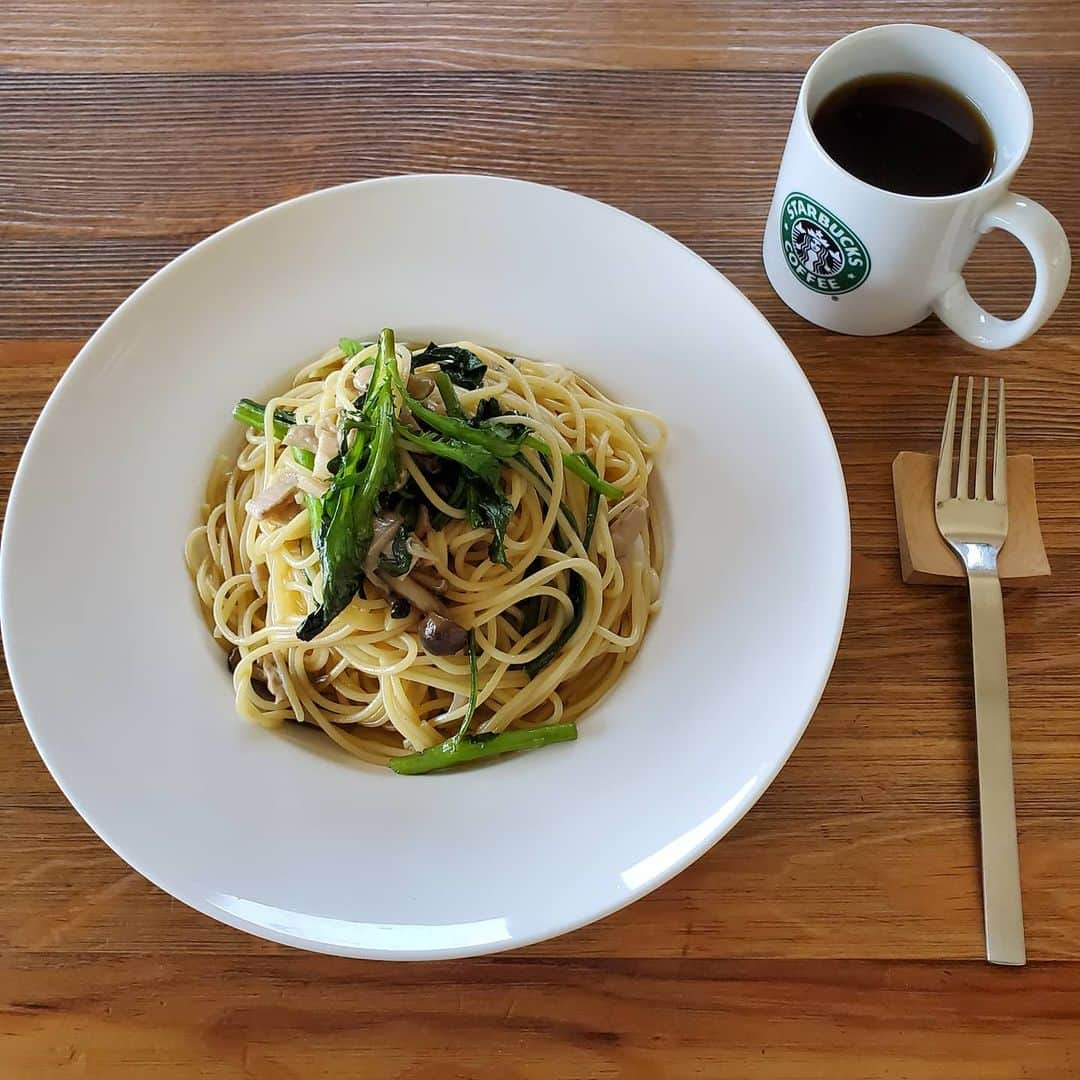 田畑竜介さんのインスタグラム写真 - (田畑竜介Instagram)「今日のお昼ごはんは ベーコン、春菊、キノコたっぷりの 和風パスタを作りました🍝  めんつゆ使えば、あっという間ですね😋  #おうちじかん #パスタ #和風パスタ」4月14日 13時35分 - tabacchi_rkb