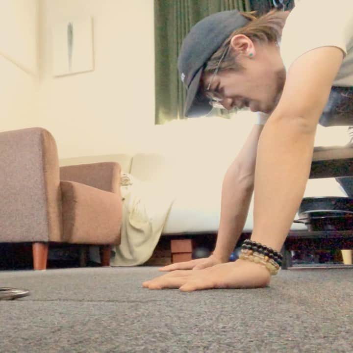 のインスタグラム：「It's my first time to do push up 200times. #workout #pushup #pushupchallenge  #protein #bcaa #training #hometraining #おうち時間 #筋トレ #腕立て伏せ」
