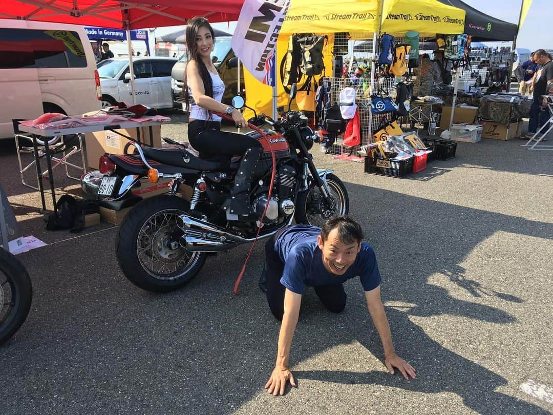 福山理子さんのインスタグラム写真 - (福山理子Instagram)「楽しかったWOLD MOTO いつも、ノリの良いドレミコレクション 武社長に感謝❤️ #WOLDMOTO #ワールドモト2019 #ドレミコレクション #doremicollection  #女王様 #KAWASAKI #motorcyclegirl  #MOTOremode #チャップス」4月15日 0時21分 - rikofukuyama
