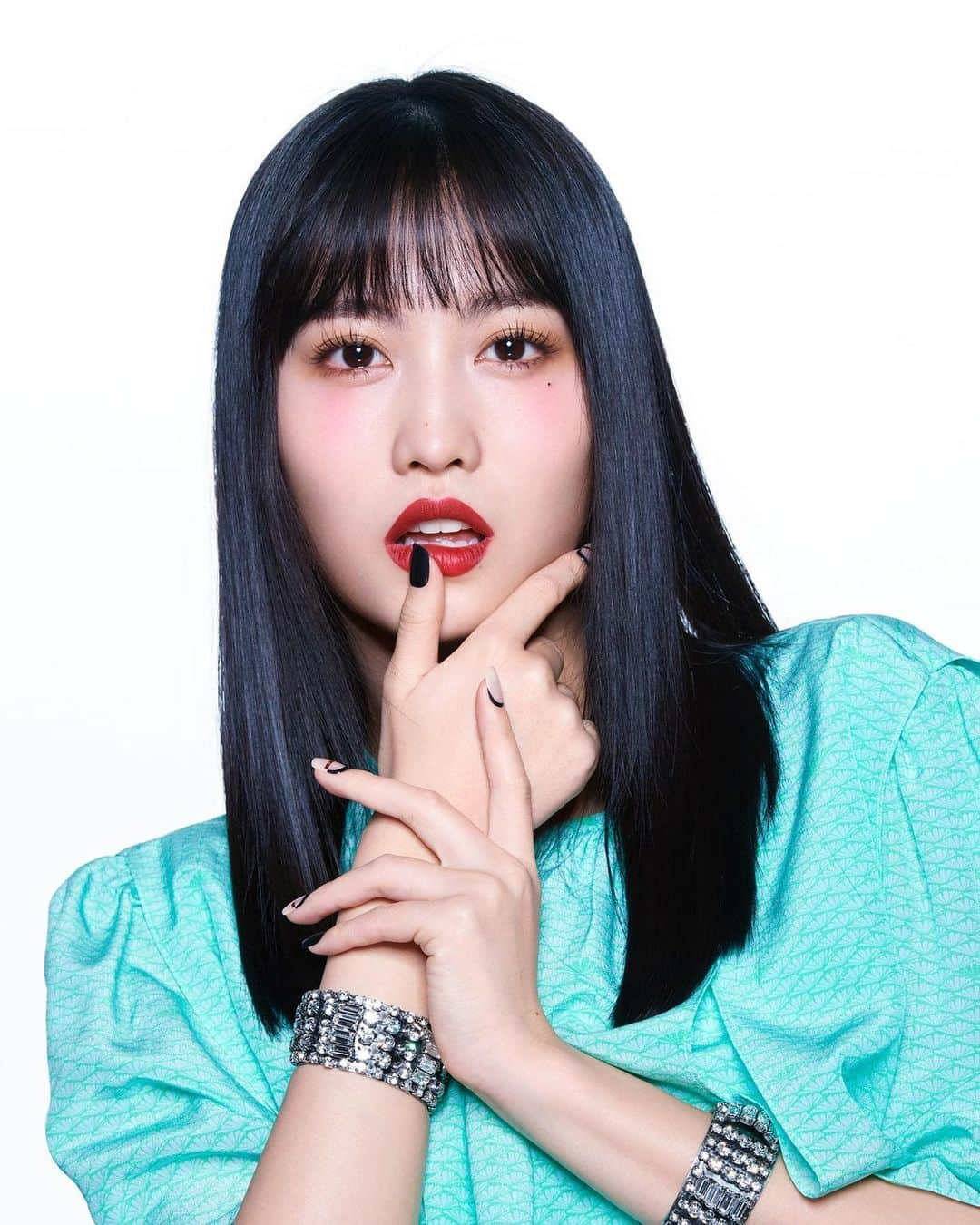 モモさんのインスタグラム写真 - (モモInstagram)「♡ [Endorsement] 200414 - ALLURE Magazine May 2020 Issue -  #MOMO #트와이스 #모모 #平井もも #もも #TWICE © owner」4月15日 0時23分 - momojype