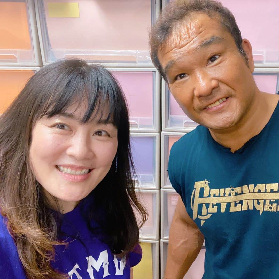 さくらえみさんのインスタグラム写真 - (さくらえみInstagram)「田中将斗選手、チョコレートプロレス初参戦でした！ 試合はこちらでみれます。  YouTube LIVEスーパーチャットプロレス、チョコレートプロレス！ Youtube.com/gatohmove  20年前FMWで一緒だったあの時に少し戻れたような気持ちで嬉しかったです。 先輩は、いつでもあたたかい気持ちにしてくれます。離れていても、言葉はなくとも、今日寄り添ってくださった田中さんに感謝しています。  試合後はたくさんお話をさせていただきました。先輩がかっこいいから！後輩だって負けられない！！ we went back to the way we were during FMW, Memories  #gtmv #chocopro #prowrestling #prowrestler」4月15日 0時31分 - emisakura_gtmv