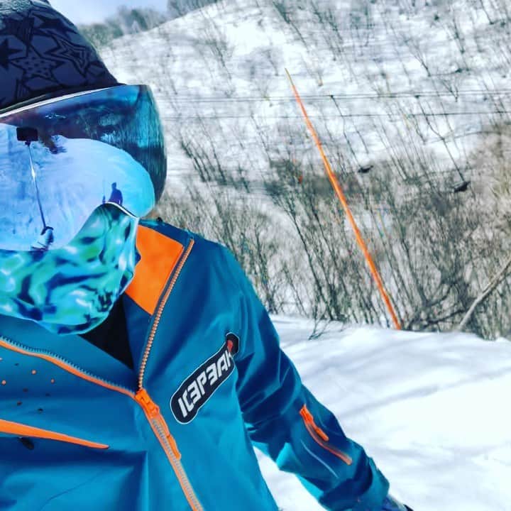 竹内寿のインスタグラム：「外に出てないので写真も全然撮れてないから昔スキー行った時の動画。 撮るの難しくて全然うまく撮れてないけど　笑  また元気にスキーとか行ける日が早く来いーーー。」