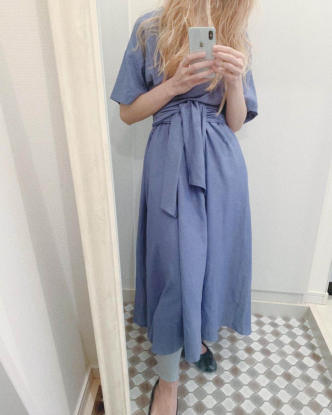 中谷愛のインスタグラム：「今日のおうちすたいる🌿﻿ 前後2wayで着れるop、ゆるっとらくちん。﻿ ﻿ #titivate #titivatestyle #ティティベイト ﻿ #前後2wayカシュクールリボンワンピース ﻿ #fashion #ootd #code @titivatejp #ai__code」