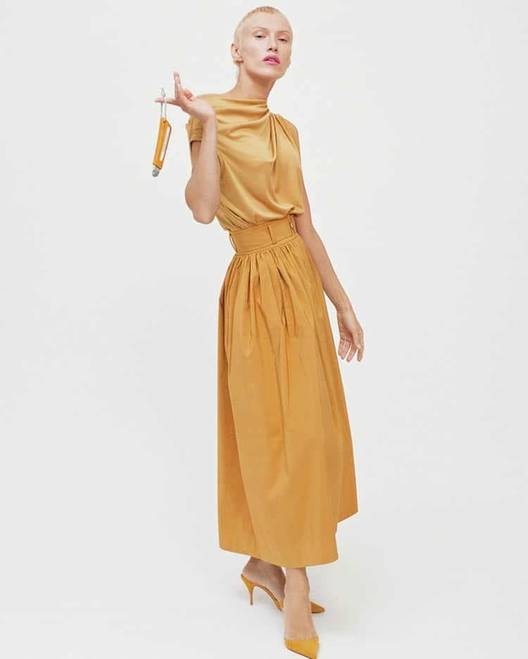 マーティン グラントのインスタグラム：「Time for odd jobs around the house.  SS20」
