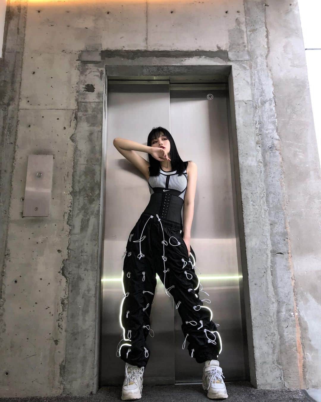 チン・インヒのインスタグラム：「✔️」