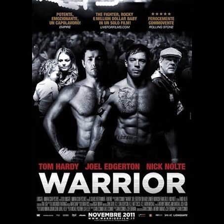 若林時英のインスタグラム：「Warrior  Gavin O'Connor  この作品は小栗さんに貸して頂いた作品なのですが貸してくれたDVDが英語版しかなく、このDVDをせっかく貸して頂いたので英語版を観てから字幕吹き替えを続けてみました笑  総合格闘技をこの作品で初めて観たのですがめちゃくちゃカッコ良いですね！こんなとこまでやるのかよ！と観ながら思ったこともありましたが迫力に圧倒されていました。 この映画で伝わる家族の愛の形が本気で大好きでした。親、夫婦、兄弟の中で一番好きだったのは夫婦の話。これは泣きます。 自分は兄弟はいませんがいたらこういう兄弟が良いと思ってしまいました。 是非観てほしいです！  #おうち時間 にどうぞ！ #ウォーリアー」