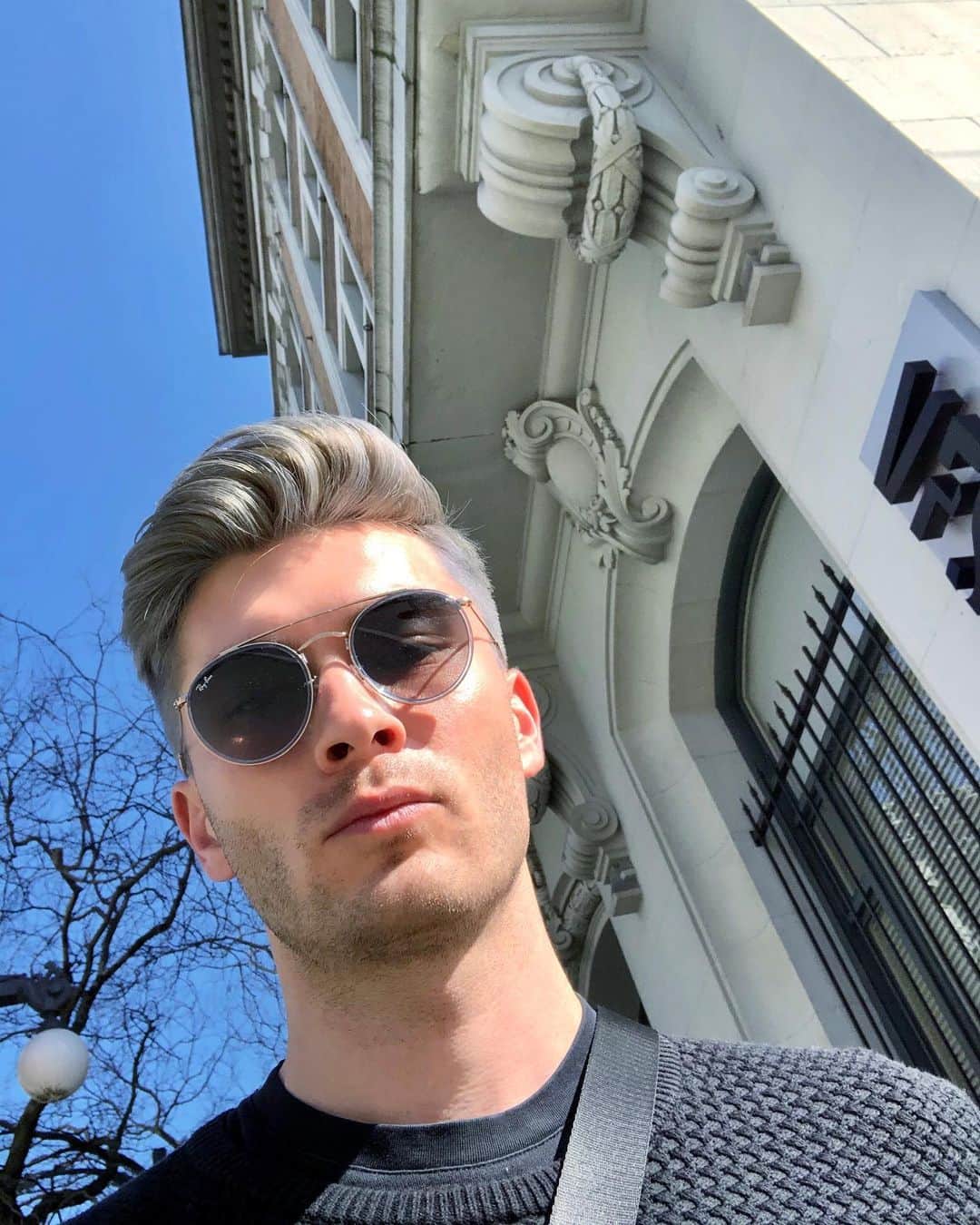 大島アンディのインスタグラム：「silver lining」