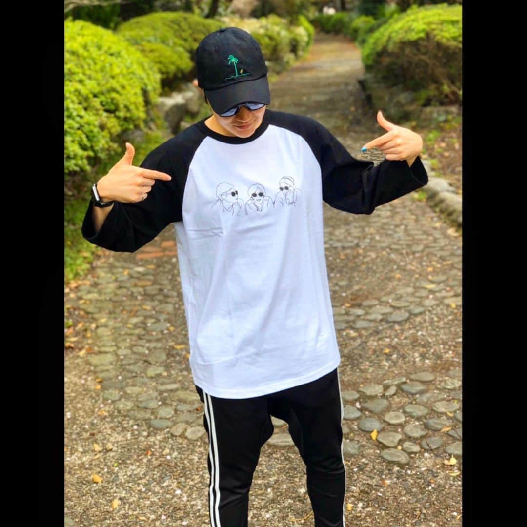 山田愛さんのインスタグラム写真 - (山田愛Instagram)「👋cap ・ Capは @r__12.y__9  のリクエストでつくりました😍🧢 ・ #mono #raglanshirt #art #design #apparel #black #white #1995 #basketball #friends #outfit #nike #palmtrees #bag #hawaii #goodday #cap #camera #basketball #blackandwhite #seeya #photography #サコッシュ #キャップ #ロンT #ラグラン #アパレル #モノクロ #ヤシの木 #カメラ」4月14日 17時59分 - aiyamada_