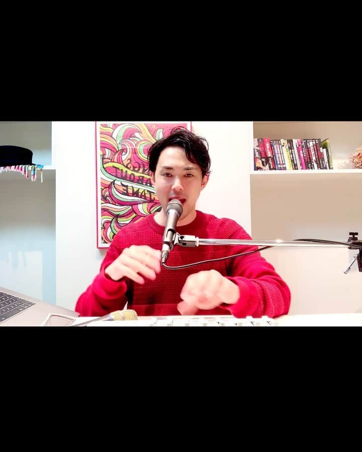 𝐑𝐄𝐀𝐓𝐌𝐎のインスタグラム：「#PunchCovid のタグをつけたパフォーマンス動画をSNSに投稿すると「1いいねにつき1円を、コロナ対策に従事されている団体に寄付する」というプロジェクトが @peeektv により発足。 新型コロナウィルスによる現状に直面する全てのひとに、パフォーマンスで活気とパワーを、という目標もあるそうです。  そのプロジェクト、一番手として僕がパフォーマンスすることになりました。 皆さん家に籠もって悶々とされているかもしれませんので、このパフォーマンスみたいに時々ドンドンパッとやりながら大声で歌ってみるのもいかがでしょうか。  数珠つなぎで次のパフォーマーを指名していくということで、僕は @you.hiltyandbosch さんを指名させていただきます🔥  指名がない方でも参加は大歓迎ということですので、皆さん是非奮ってご参加ください！ また、シェアやいいねなどが支援に結びつきますので、そちらもお願いできたら嬉しいです。  #PEEEKTV #beatbox #liveloop #power #kanyewest @teamkanyedaily #ビートボックス #stayhome @gstarraw_jp @gstarraw #staysafe #ableton #gstar #gstarraw」