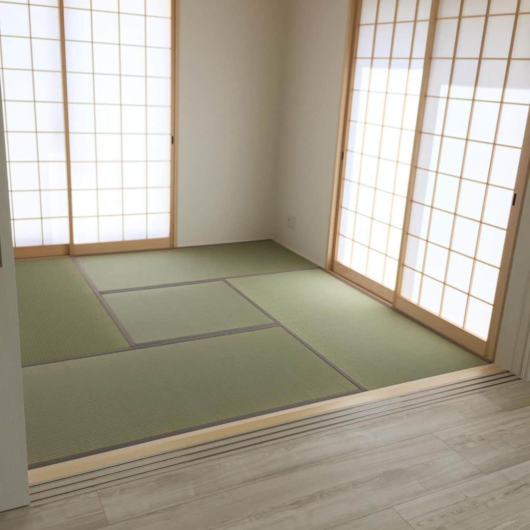 株式会社 元氣建設のインスタグラム：「#マイホーム #一戸建て#和室 #インテリア #ダイニング #キッチン #家づくり#モデルハウス #元氣建設 #元気建設 #リフォーム #リノベーション #ショールーム #住宅 #新築 #ダイニングリビング #自由設計 #注文住宅 #大阪 #myhome #interior #showhome #instahome #羽曳野市」