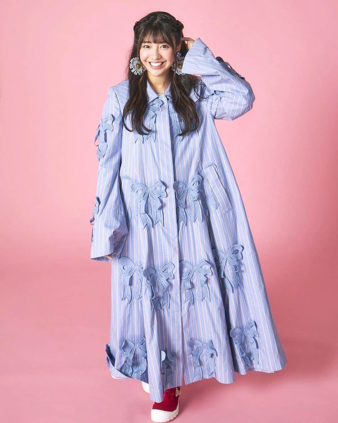 小玉梨々華のインスタグラム：「グレープフルーツムーンのMVの 私服風衣装がすごい好みだった〜可愛かったな〜  そんな事より裾折れてるの気になるね」